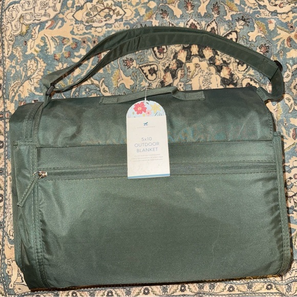 Little Unicorn Waterproof Outdoor Blanket. 5’ x 10’ - Picture 5 of 5